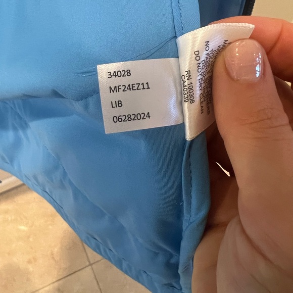 Peter Millar Blue Quilted Golf Vest Size Large - Picture 6 of 7